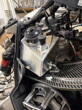 Load image into Gallery viewer, Speedwerx - Lightweight 1.5QT Oil Tank - // 2022-2026 Polaris Matryx Chassis 650/850/9R/Boost Models